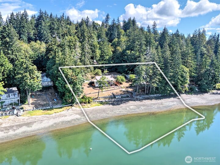 Property Photo:  411 E Orchard Lane  WA 98584 