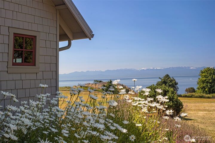 Property Photo:  587  Old Johnson Rdwy  WA 98250 