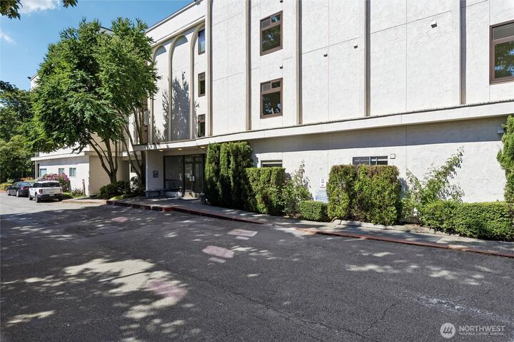 Property Photo: 10129 Main St WA 98004