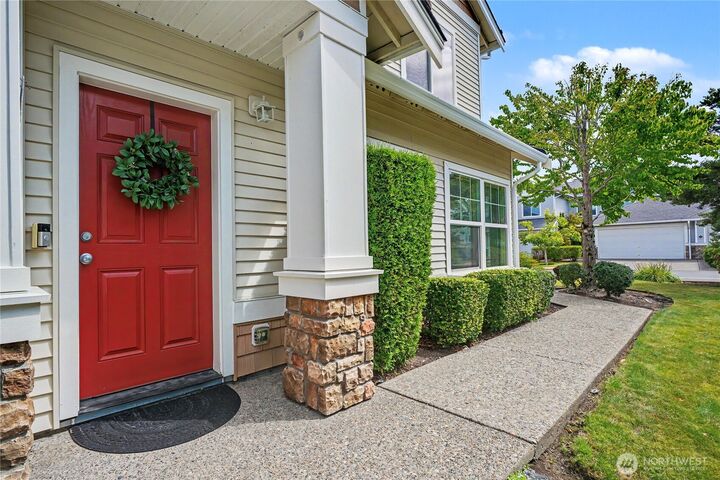Property Photo: 7119 James Place SE WA 98092