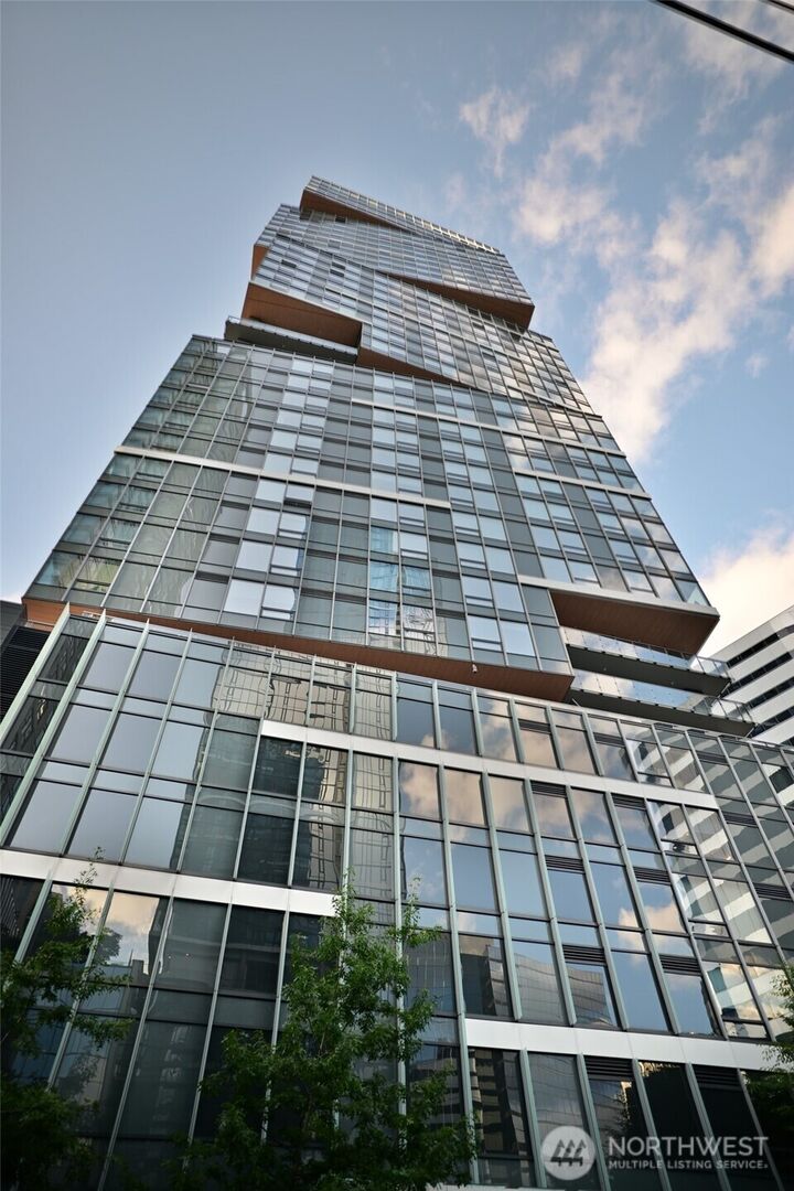 Property Photo:  1808  Minor Avenue 907  WA 98101 