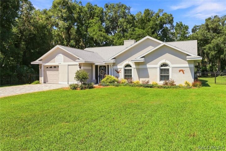 Property Photo:  1109 S Chateau Point  FL 34450 