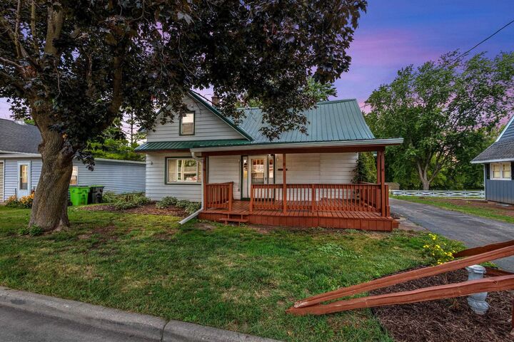 Property Photo: 872 Utica Street WI 53014