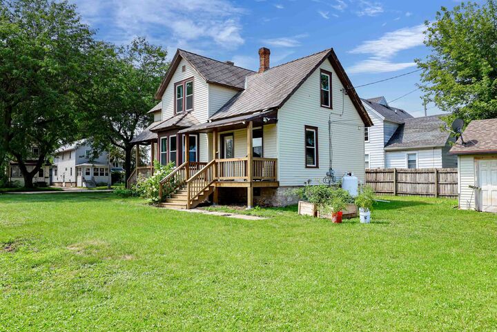 Property Photo:  115 W Scott Street  WI 54935 