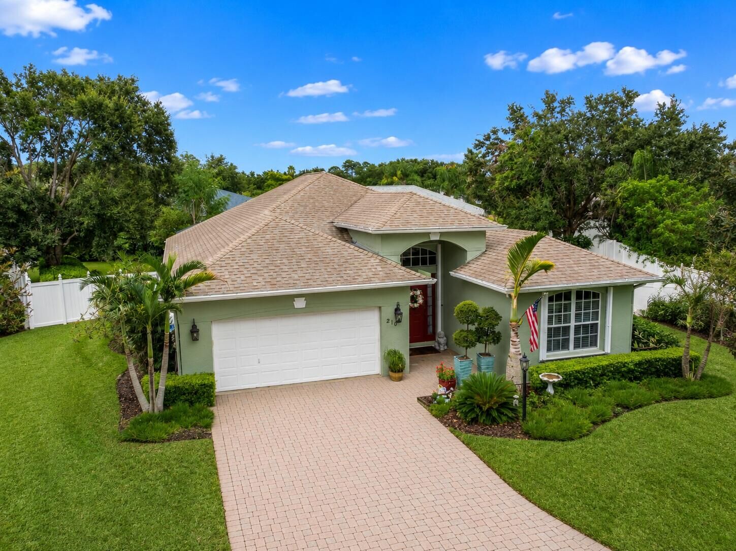 Property Photo:  210 Champagne Court SW  FL 32968 