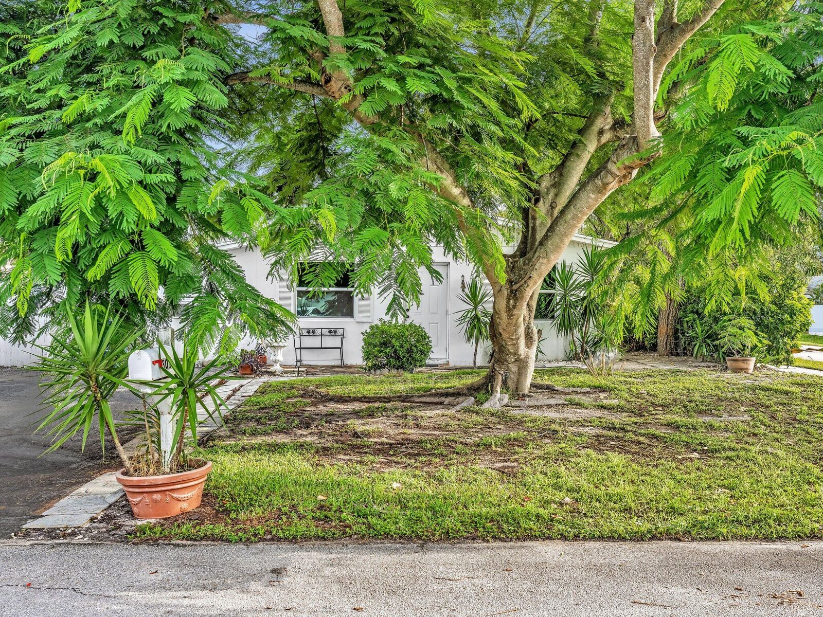 Property Photo:  301 5th Street  FL 33458 