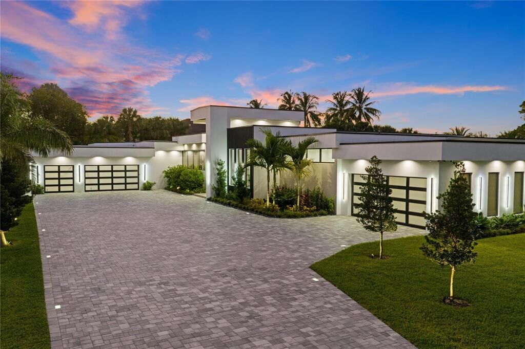 Property Photo: 8795 Valencia Court FL 33067