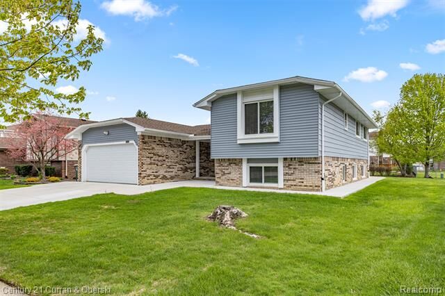 Property Photo:  45561 Edgewood Court  MI 48187 