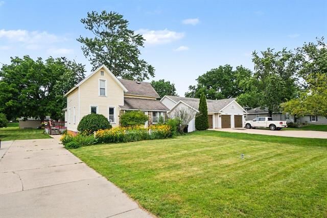 Property Photo:  4071 Ivanrest Avenue SW  MI 49418 