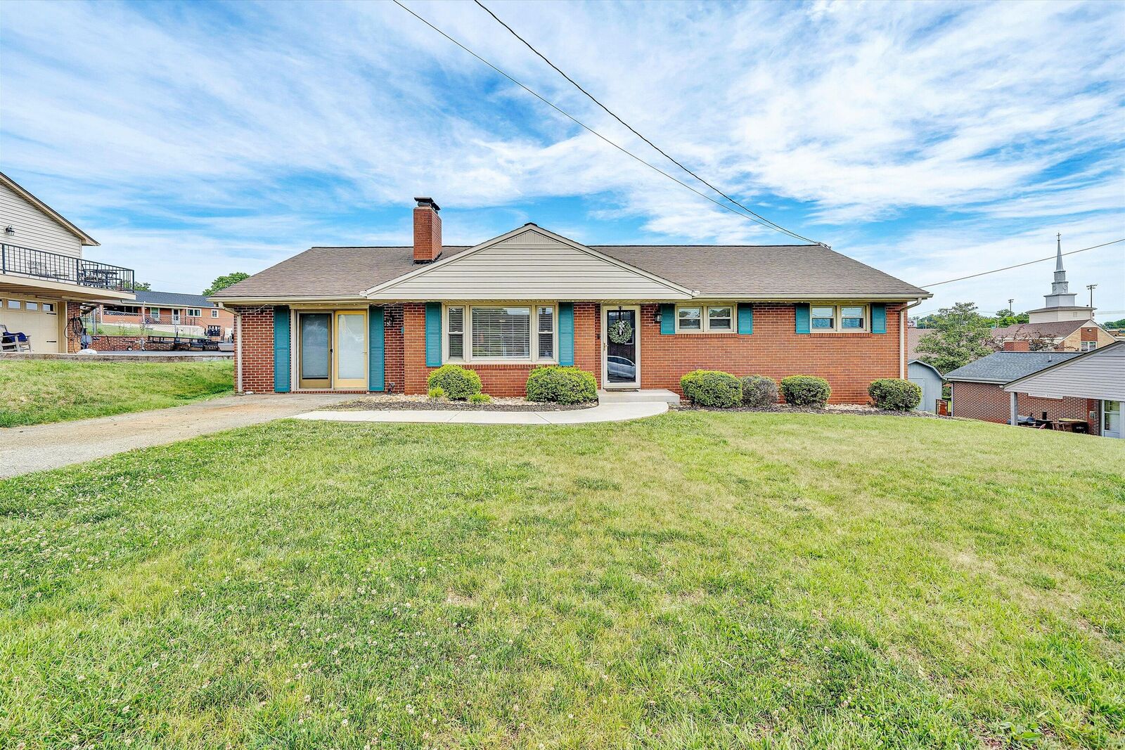 Property Photo: 135 Center St VA 24151