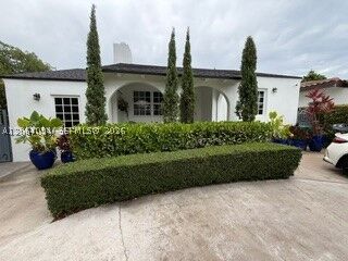 Property Photo:  2451 SW 25th St  FL 33133 