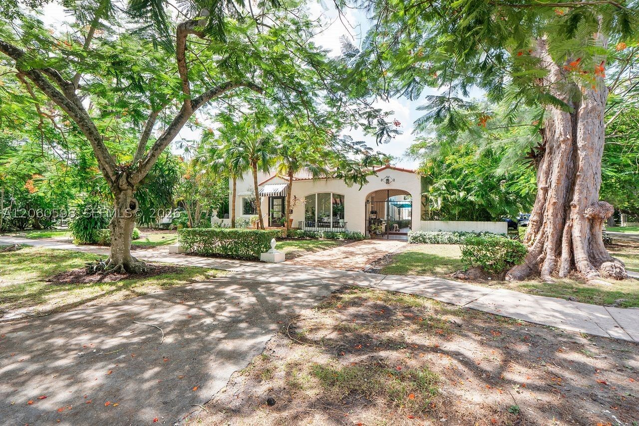 Property Photo:  1042 Sorolla Ave  FL 33134 