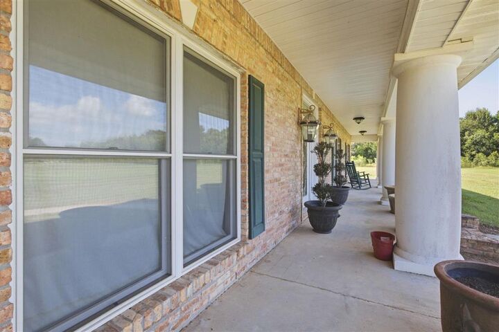 Property Photo: 16052 La-26 Highway LA 70546