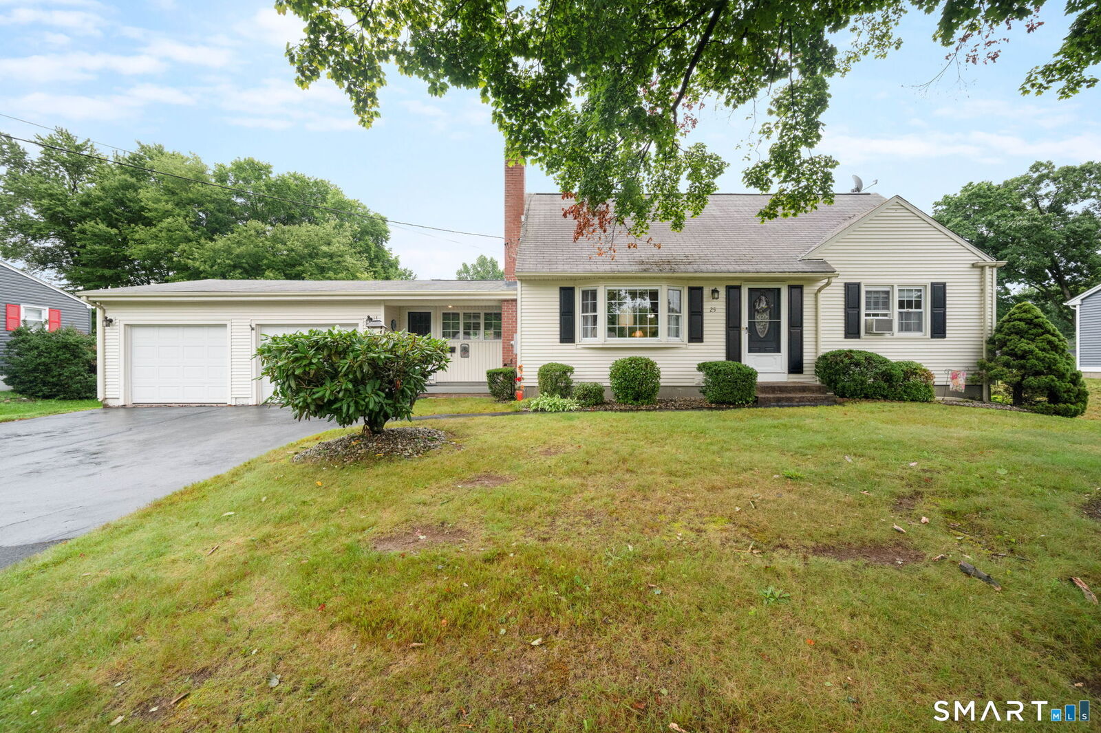 Property Photo:  25 Litchfield Drive  CT 06082 