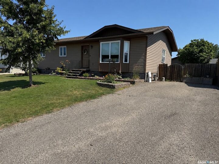Property Photo:  207 Maple Street  SK S0L 2N0 