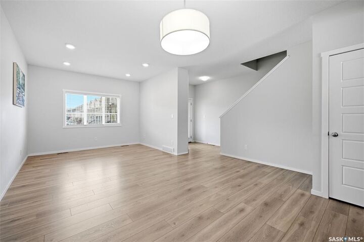 Property Photo:  5116 Primrose Green Drive E  SK S4V 3S5 