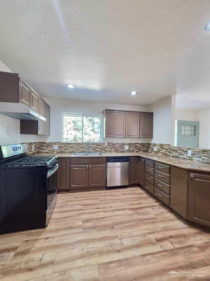 Property Photo: 17660 Arlington Place CA 93561