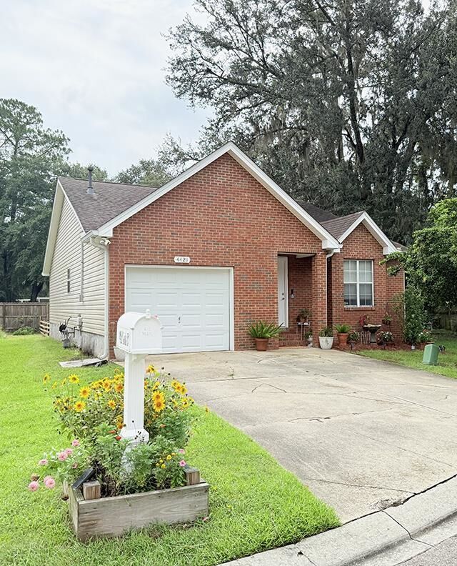 Property Photo: 4421 Siesta Court FL 32309