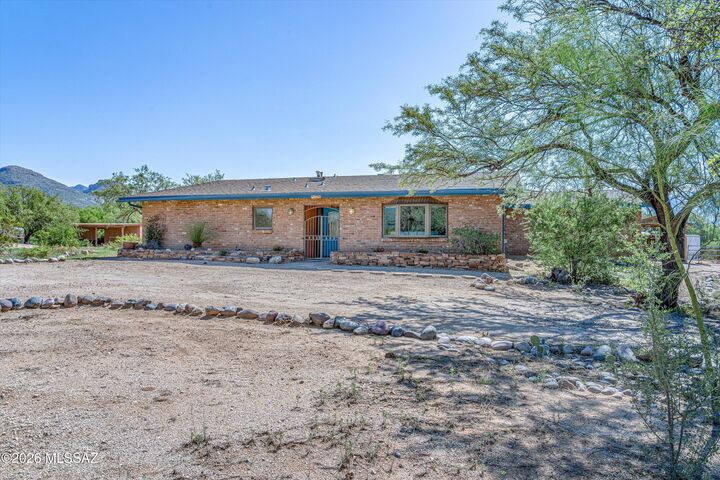 Property Photo:  4200 N Gunpoint Drive  AZ 85749 