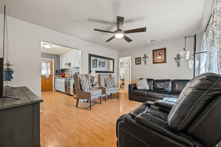 Property Photo:  1839 Estes Avenue  CA 93212 