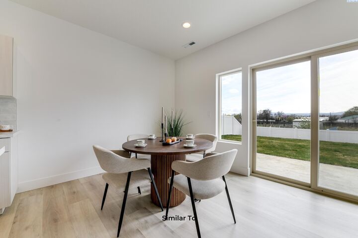 Property Photo:  311 Kraus Ct  WA 99353 