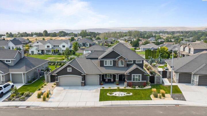 Property Photo: 2474 Maggio Loop WA 99352