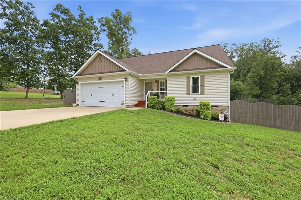 Property Photo: 8504 Altavista Drive NC 27357