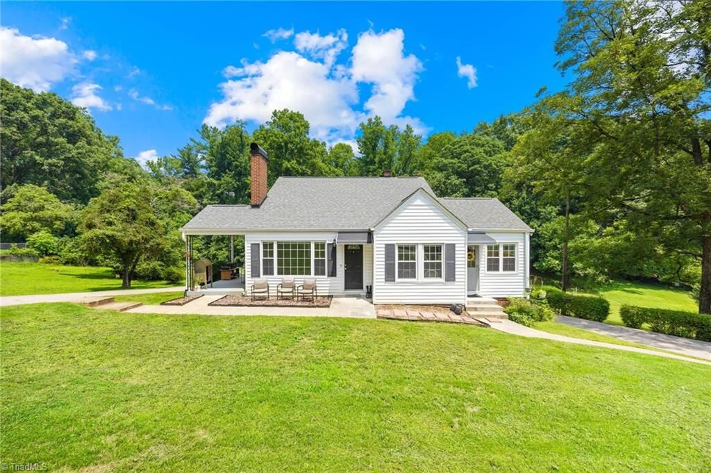 Property Photo: 370 Legion Drive NC 28659