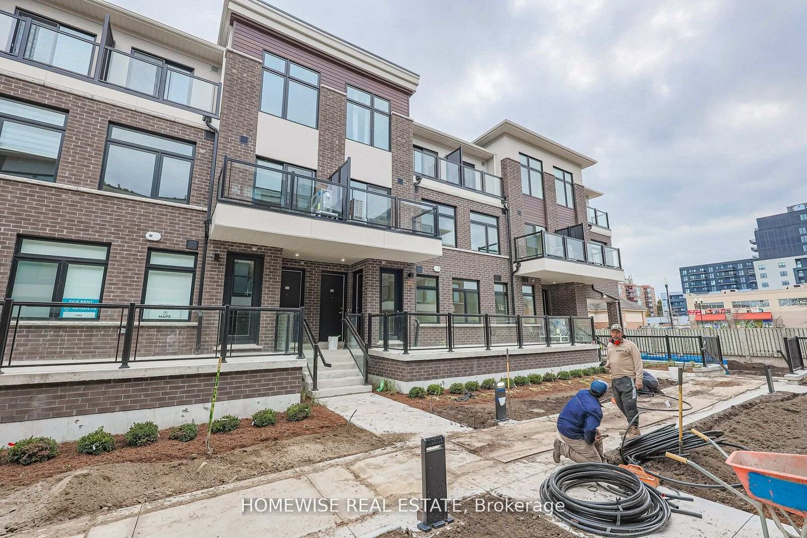 Property Photo:  755 Omega Drive 203  ON L1V 0H1 