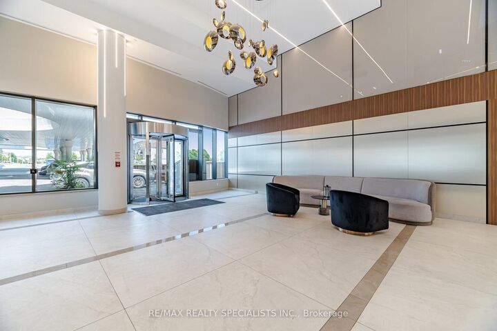 Property Photo:  5105 Hurontario Street 308  ON L4Z 3X7 