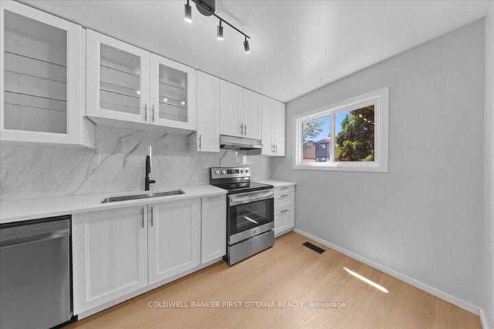 Property Photo: 2701 Pimlico Crescent ON K1T 2A7