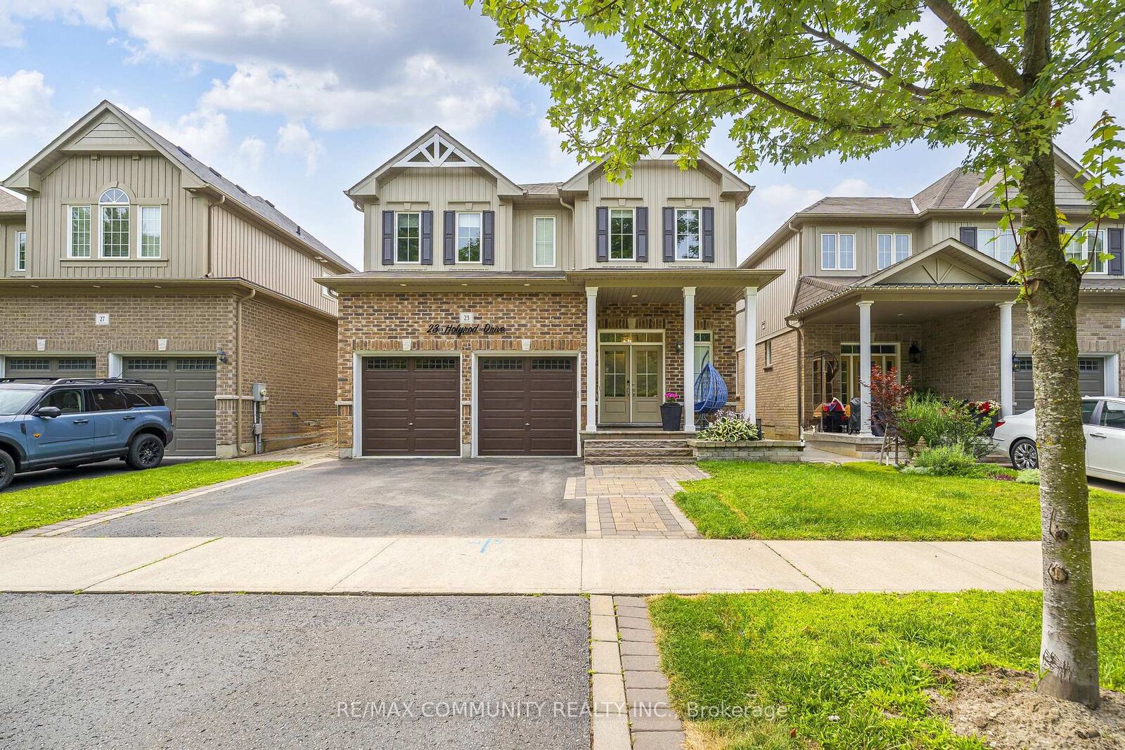 Property Photo: 23 Holyrod Drive ON L1E 0G8