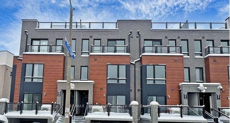 Property Photo: 165 Tapscott Road 20 ON M1B 0E8