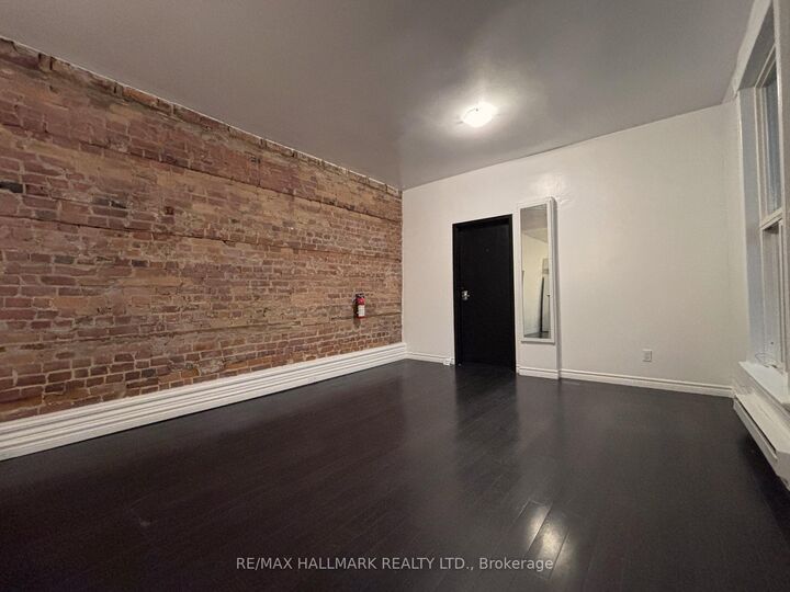 Property Photo:  122 Baldwin Street 2  ON M5T 1L6 