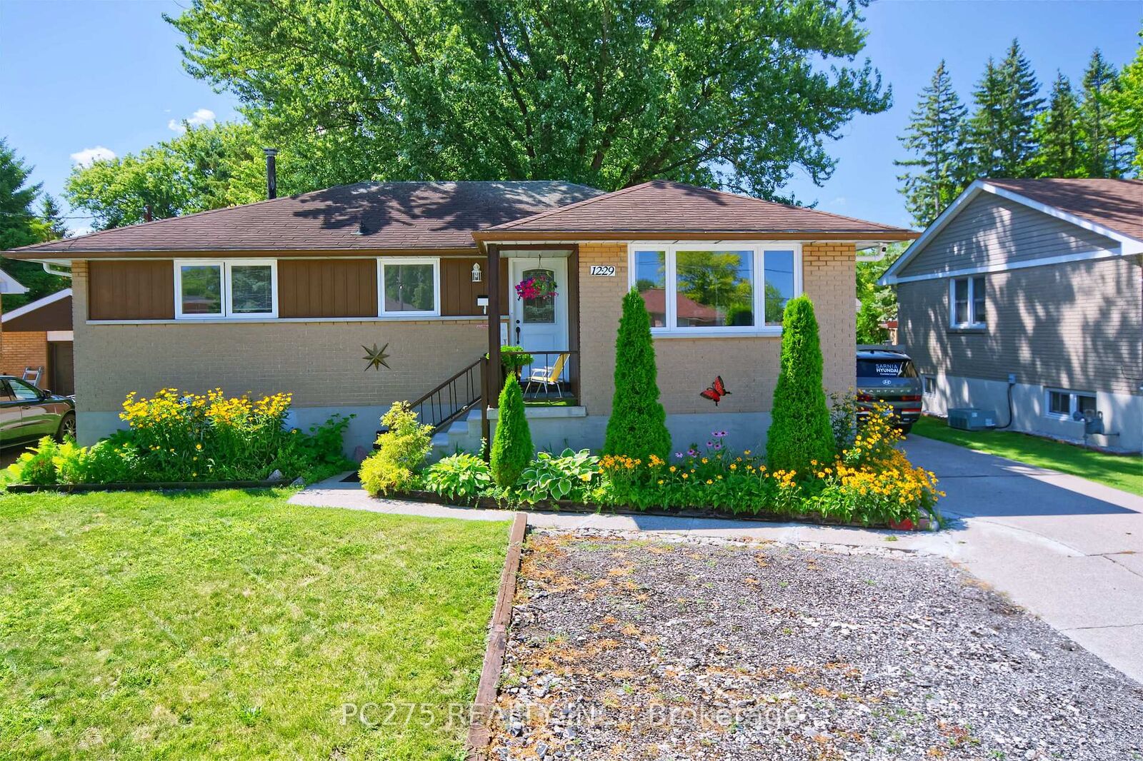 Property Photo: 1229 Exmouth Street ON N7S 1W8