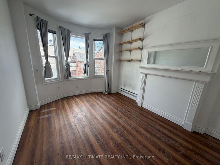 Property Photo: 310 Brunswick Avenue 5 ON M5R 2Y9