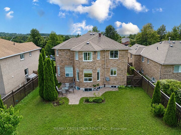 Property Photo:  31 Logan Court  ON L4N 8G9 
