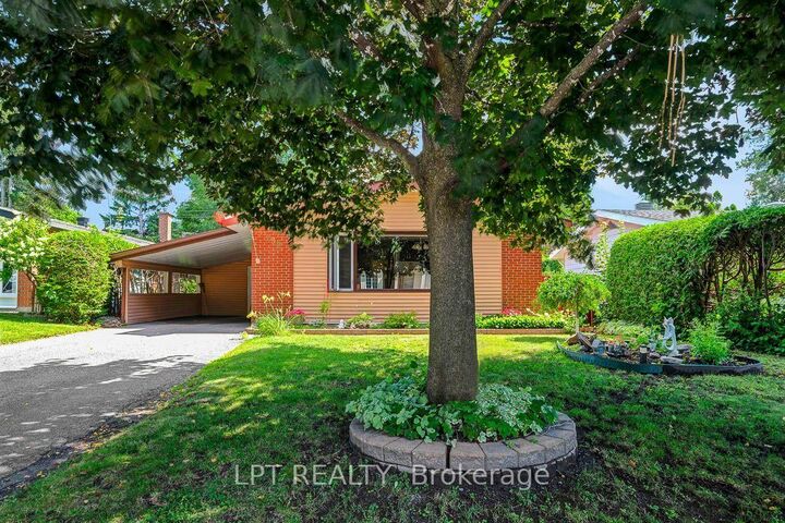 Property Photo:  