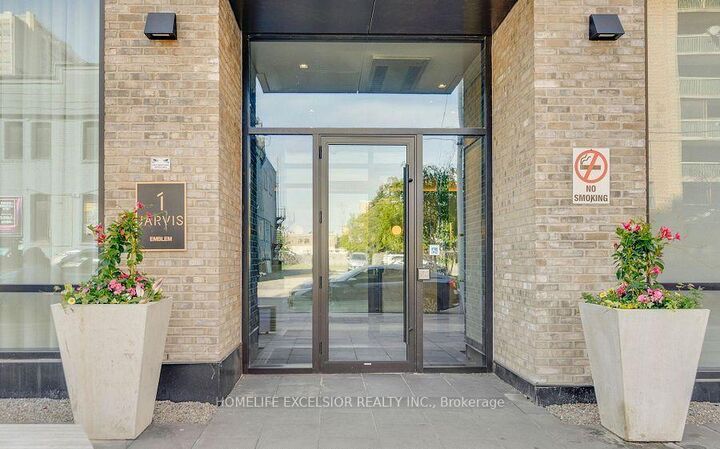 Property Photo: 1 Jarvis Street 806 ON L8R 3J2