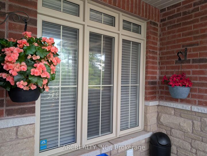 Photo de la propriété:  46 Betony Drive  ON L4E 0V6 