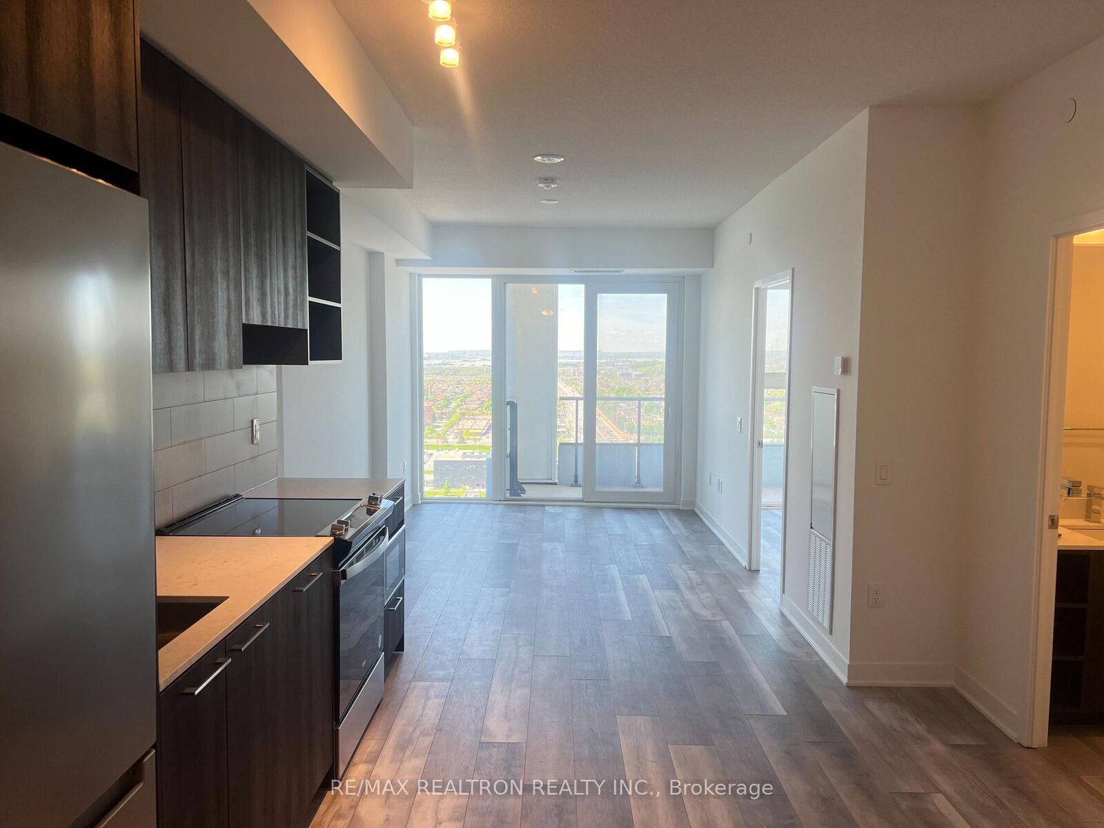 Property Photo: 260 Malta Avenue 2306 ON L6Y 6L7