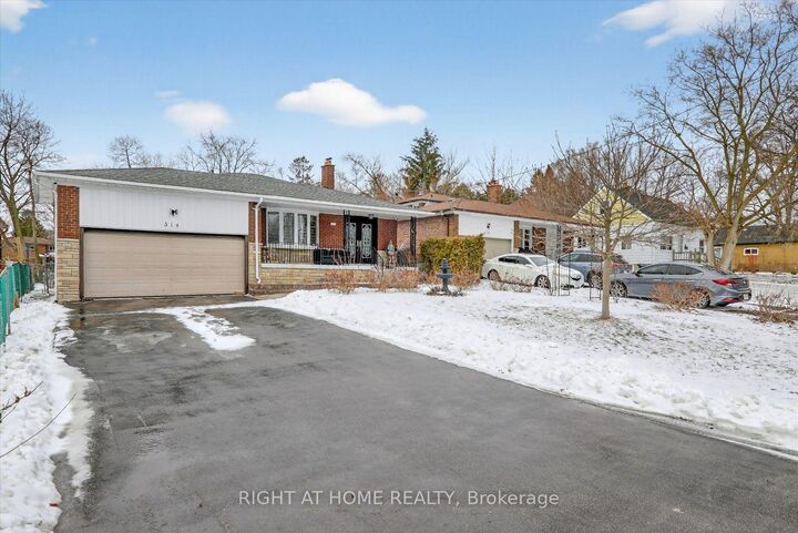 314 Morrish Road S — photo 1