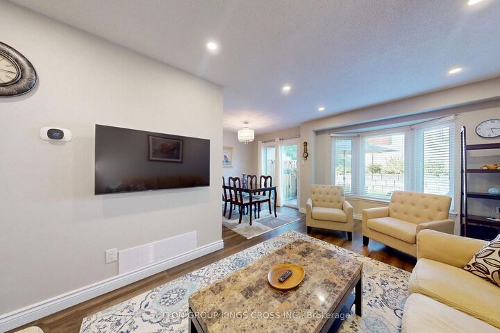 Property Photo: 2575 Parmeer Drive 2 ON L5C 2Y3