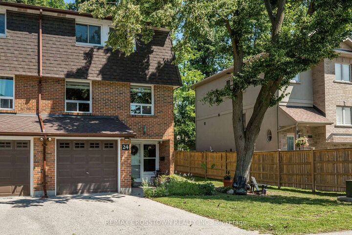 Property Photo: 360 Blake Street NW 24 ON L4M 1L3