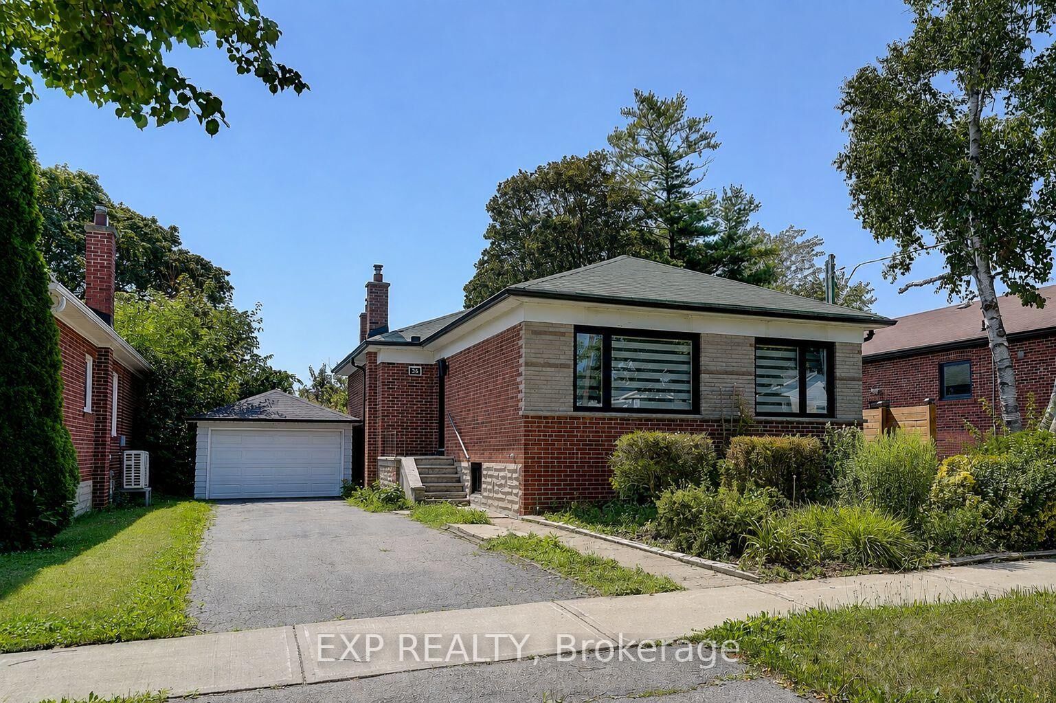 Property Photo:  36 Vauxhall Drive Bsmt  ON M1P 1P7 