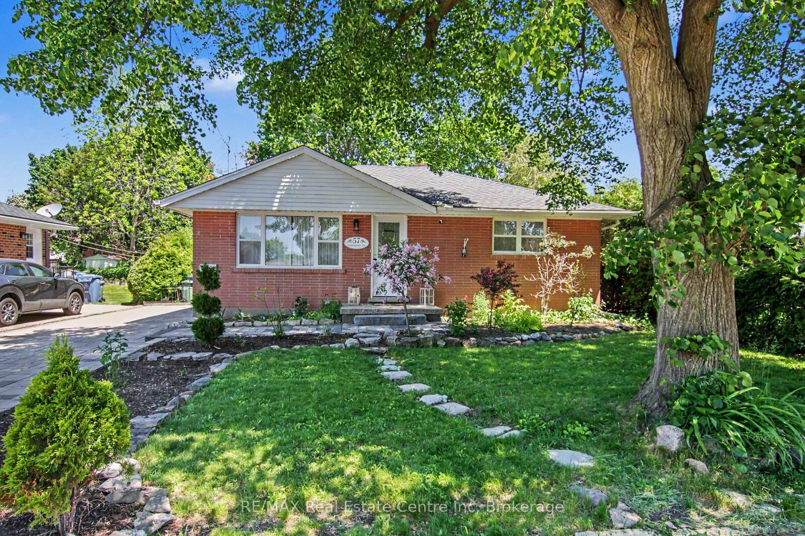 Property Photo: 57 Vancouver Drive ON N1E 2G1