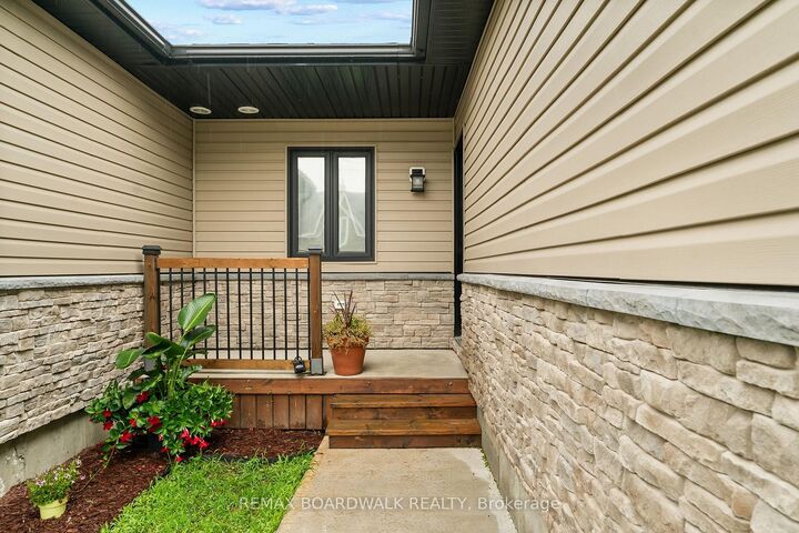 Property Photo:  32 David Street B  ON K0E 1X0 