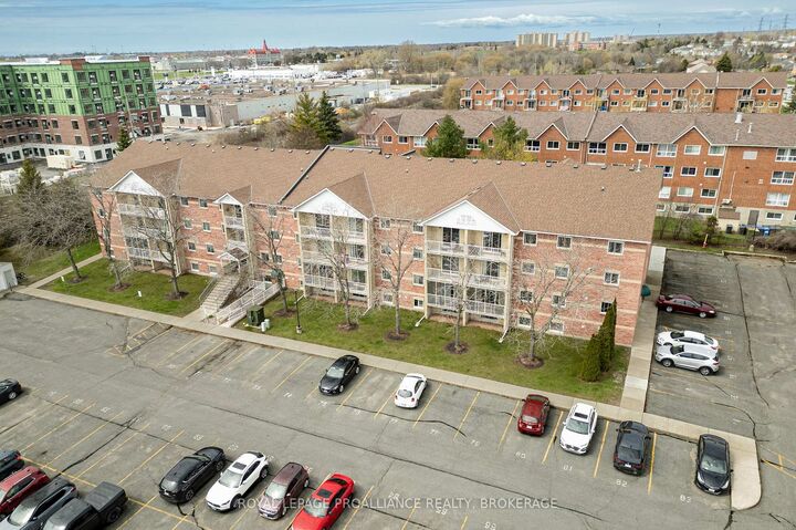 Property Photo:  310 Kingsdale Avenue 313  ON K7M 8S1 