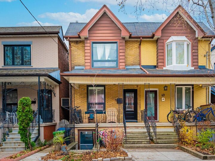 Photo de la propriété: 47 Burnfield Avenue ON M6G 1Y4