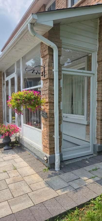 Property Photo:  24 Guildwood Drive Bsmt  ON L4C 8E5 